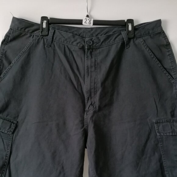 Authentic Issue Wrangler Mens Black High Rise Flat Front Cargo Shorts Size 38 - Picture 2 of 6